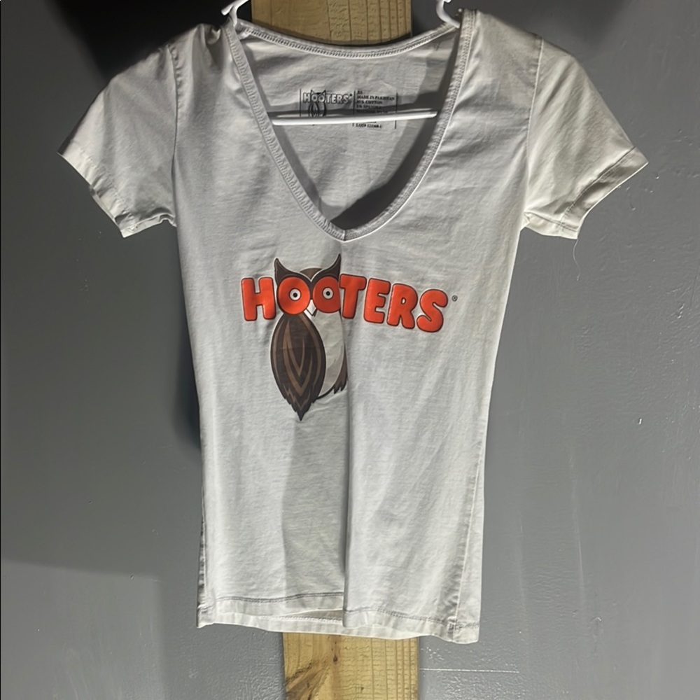 Hooters White and Orange V-Neck Tee